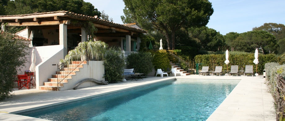 Eleonore Saint-Tropez - 1